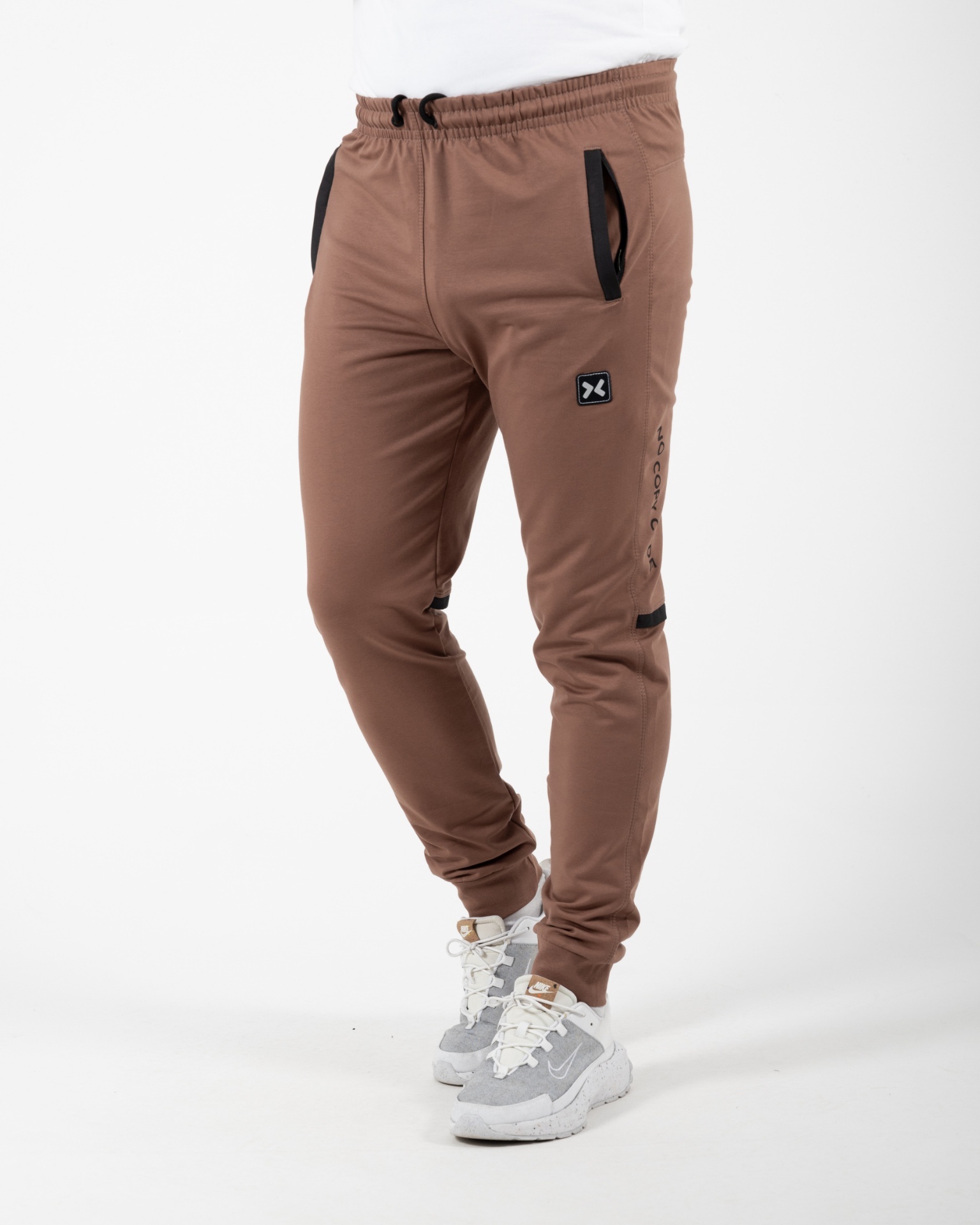 Slika Donji deo trenerke -  254 - BRAON